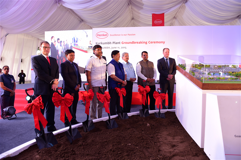 (Extreme Left) Jeremy  Hunter, President, Henkel Group India, (extreme right) Paul Kirsch, Corporate Senior Vice President, Operations & Supply Chain, Henkel Adhesive Technologies with Devendra Fadnavis, Chief Minister of Maharashtra with other dignitaries at ground breaking ceremony of Henkel's Kurkumbh plant